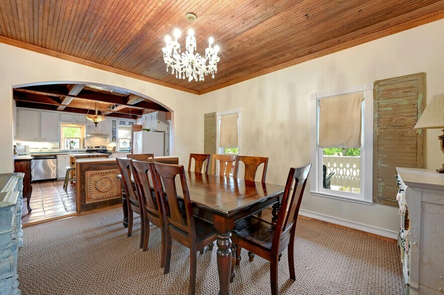 More Photos Of 23351 Ranch to Market 150 rd, Driftwood Specialty For Sale