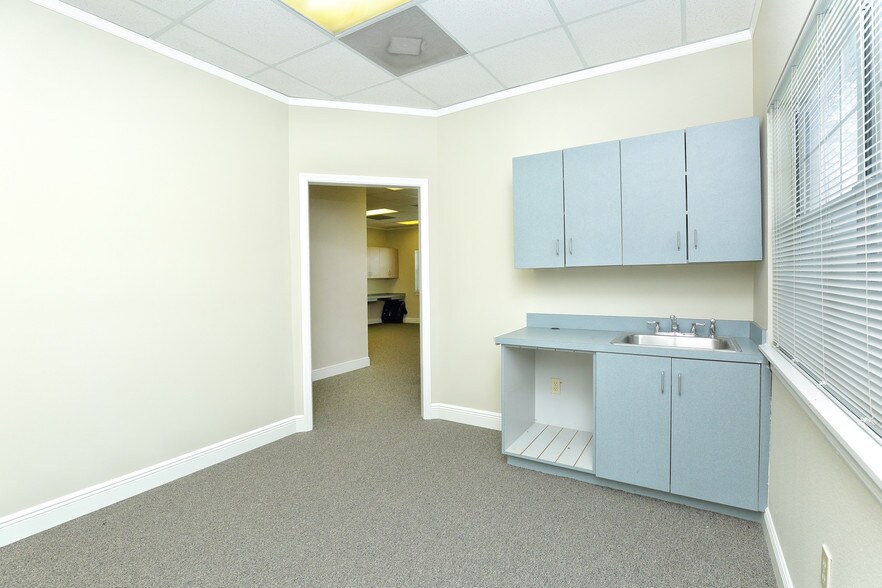 More Photos Of 501 E Oak St, Kissimmee Medical For Lease