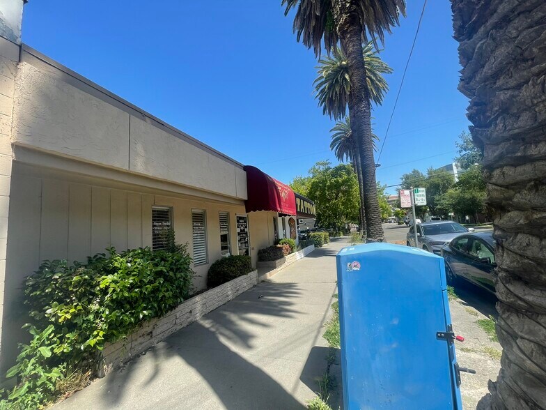 More Photos Of 1422 28th St, Sacramento Storefront Retail Office For Sale