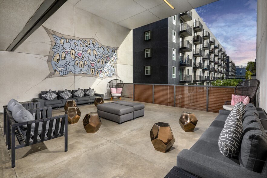 More Photos Of 899 Traction Ave, Los Angeles Apartments For Lease