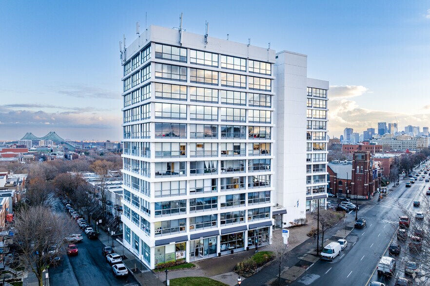 More Photos Of 2120 Rue Sherbrooke E, Montréal Office For Lease