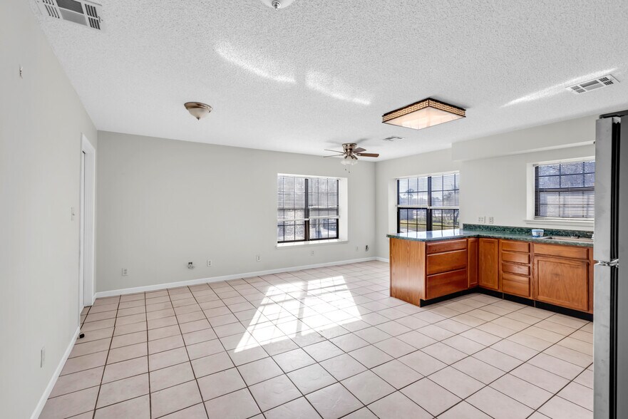 More Photos Of 10281 3rd Ave, Diberville Flex For Sale