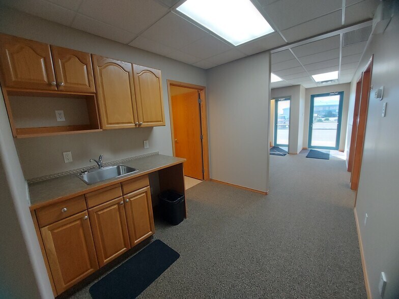 More Photos Of 7471 Edgar Industrial Bnd, Red Deer Warehouse For Lease