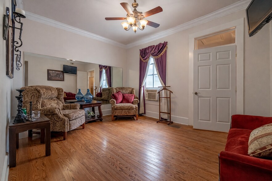 More Photos Of 5800 England Dr, Alexandria Specialty For Sale