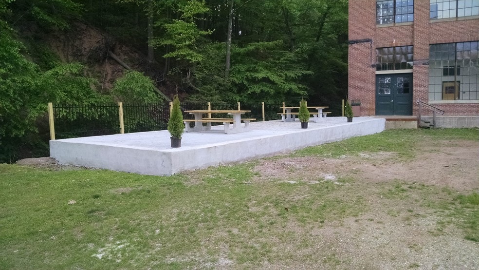 More Photos Of 642 Hilliard St, Manchester Unknown For Lease