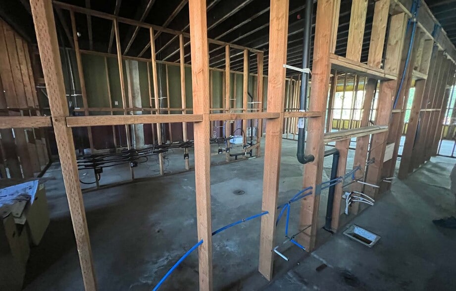 More Photos Of 124 E Main St, Sheridan Storefront For Sale