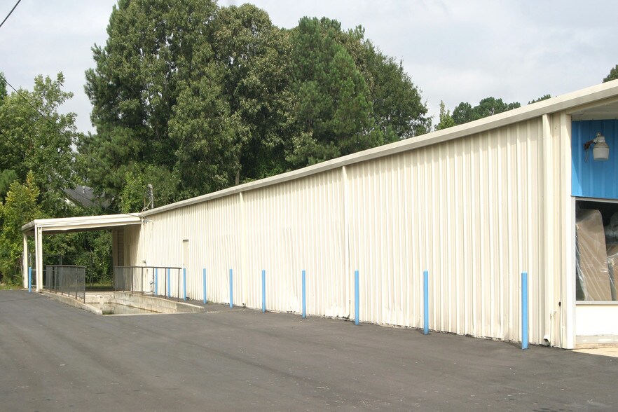 More Photos Of 7401 Tara Blvd, Jonesboro Freestanding For Sale