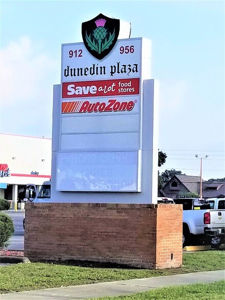 More Photos Of 912-956 Patricia Ave, Dunedin Unknown For Lease