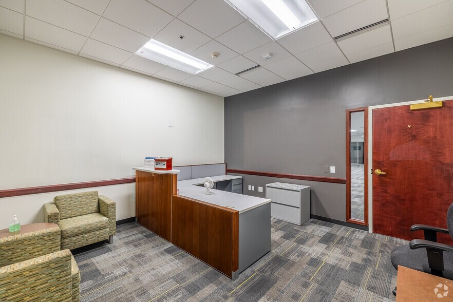 More Photos Of 3721 Tecport Dr, Harrisburg Office For Sale