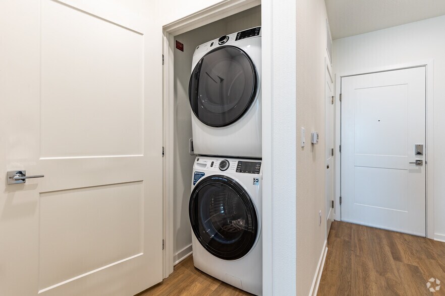 More Photos Of 1647 E Colonial Dr, Orlando Apartments For Sale