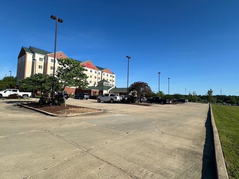 More Photos Of W Side Hwy 12 E, Starkville Freestanding For Lease