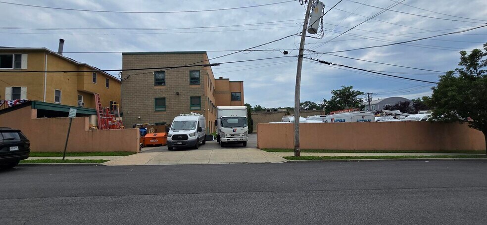 More Photos Of 25 7th St, Pelham Office For Sale