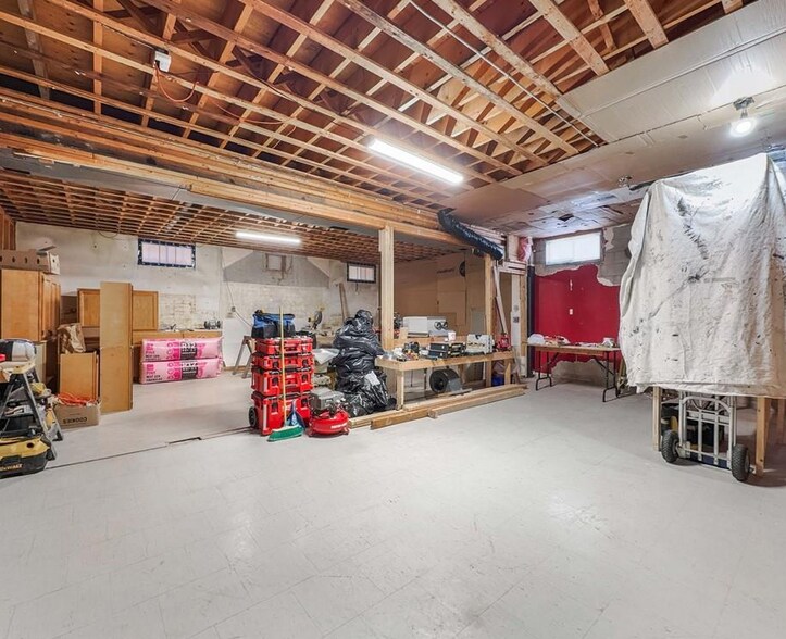 More Photos Of 21 Lansdowne Av, Delhi Religious Facility For Sale