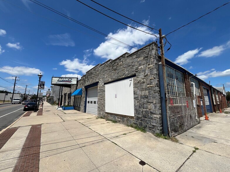 More Photos Of 25 W 4th St, Bridgeport Service For Lease