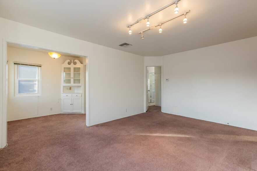 More Photos Of 811 E Nutwood St, Inglewood Apartments For Sale