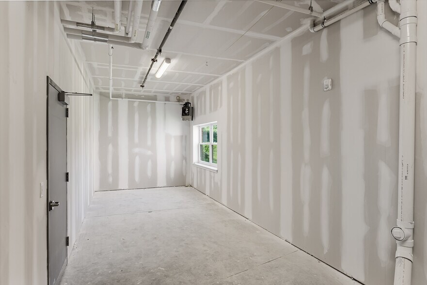 More Photos Of 685 Salina Rd, Sewell Healthcare For Sale