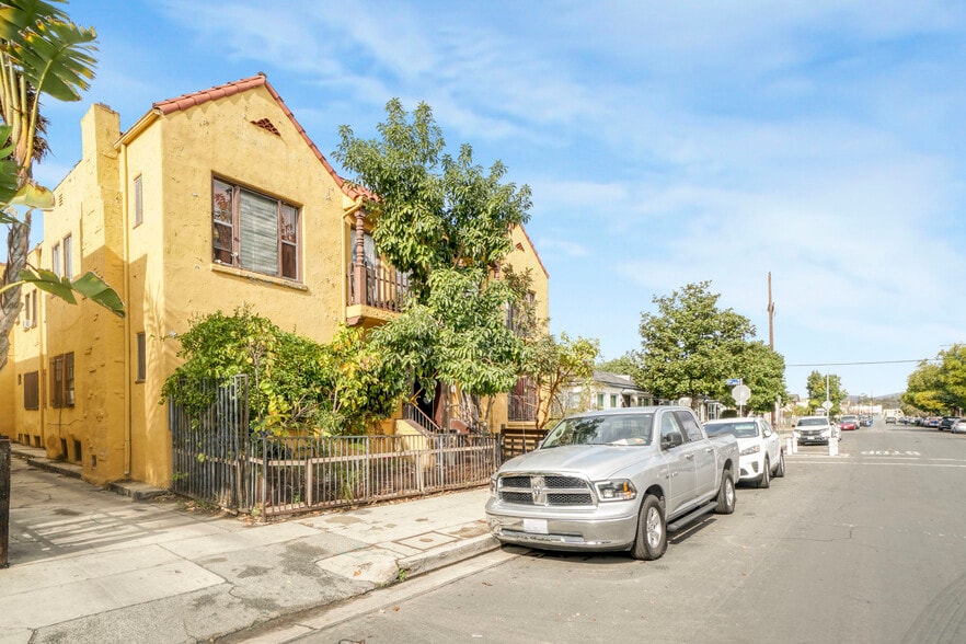 More Photos Of 2717 S Budlong Ave, Los Angeles Apartments For Sale