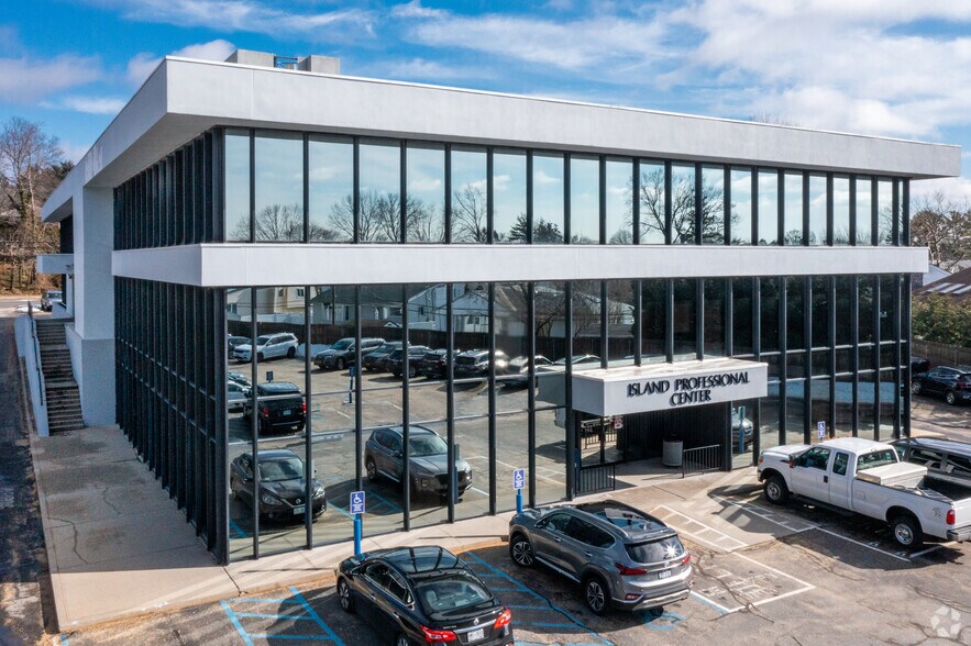 More Photos Of 100 Manetto Hill Rd, Plainview Medical For Sale