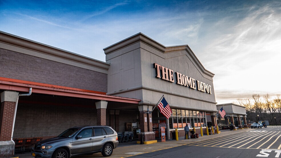 More Photos Of 3039-3155 E Main St, Mohegan Lake Unknown For Lease