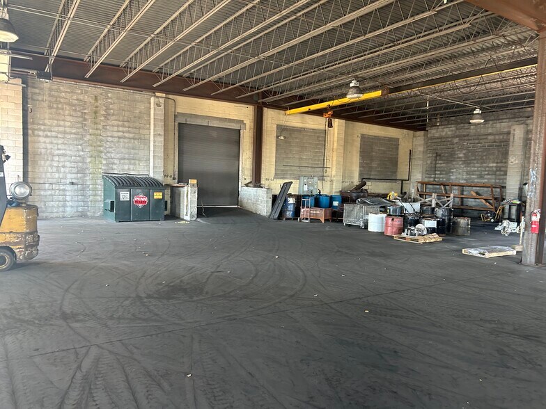 More Photos Of 1134 Manheim Pike, Lancaster Warehouse For Lease