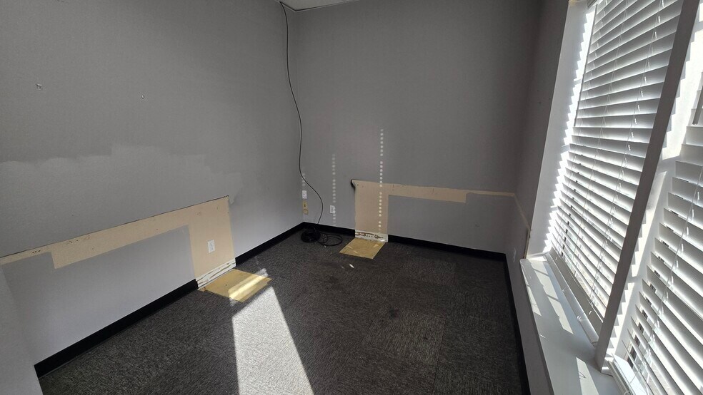 More Photos Of 5720 Gall Blvd, Zephyrhills Office For Lease