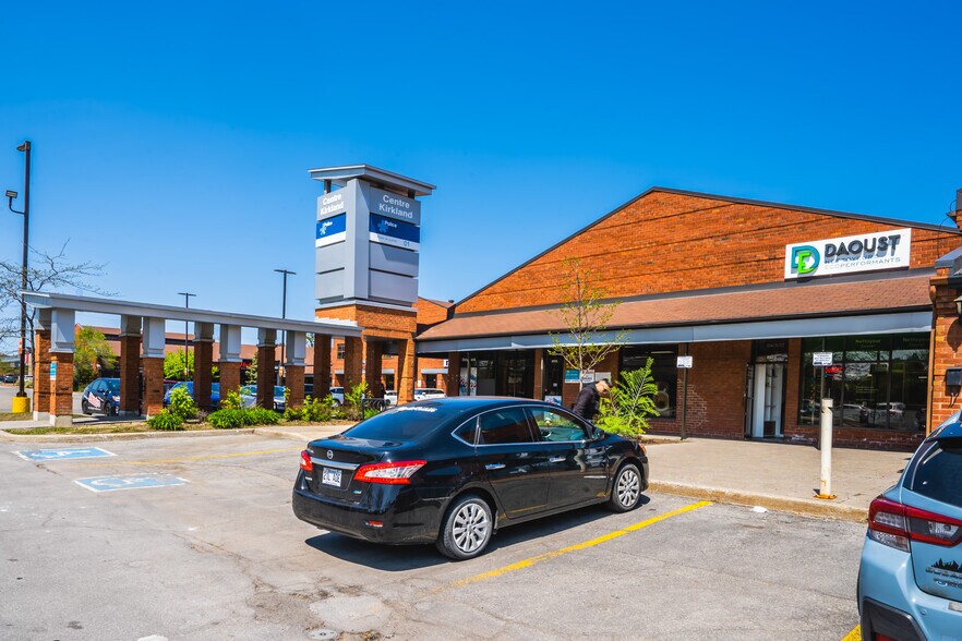 More Photos Of 2899 Boulevard St-Charles, Kirkland Unknown For Lease