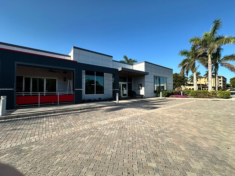 More Photos Of 3936 Tamiami Trl N, Naples Office For Sale