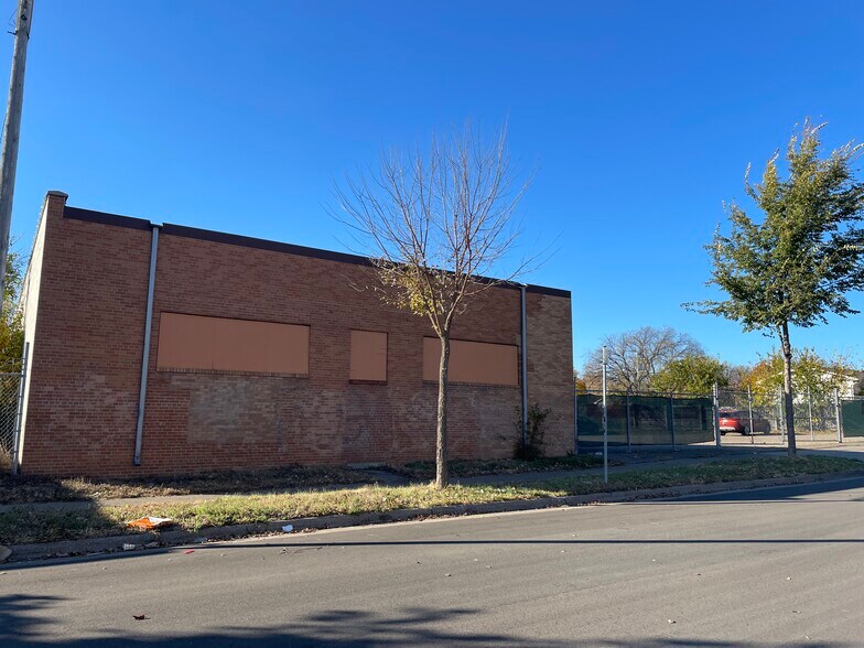 More Photos Of 323 NE Pierce St, Minneapolis Industrial For Sale