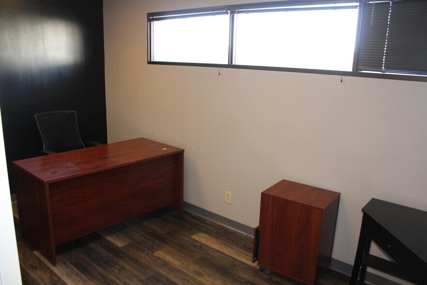 More Photos Of 3701 N St. Peters Pky, Saint Peters Office For Sale