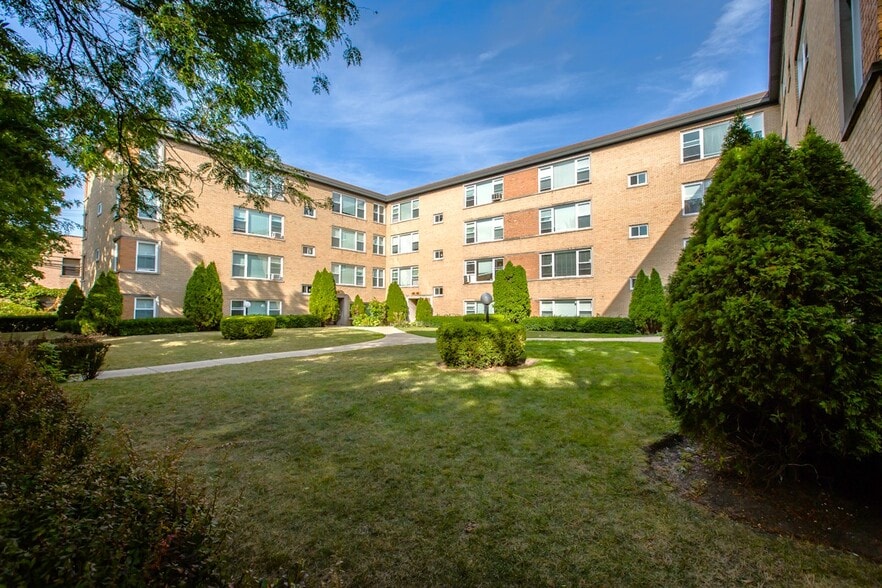 More Photos Of 7545 N Bell Ave, Chicago Apartments For Sale