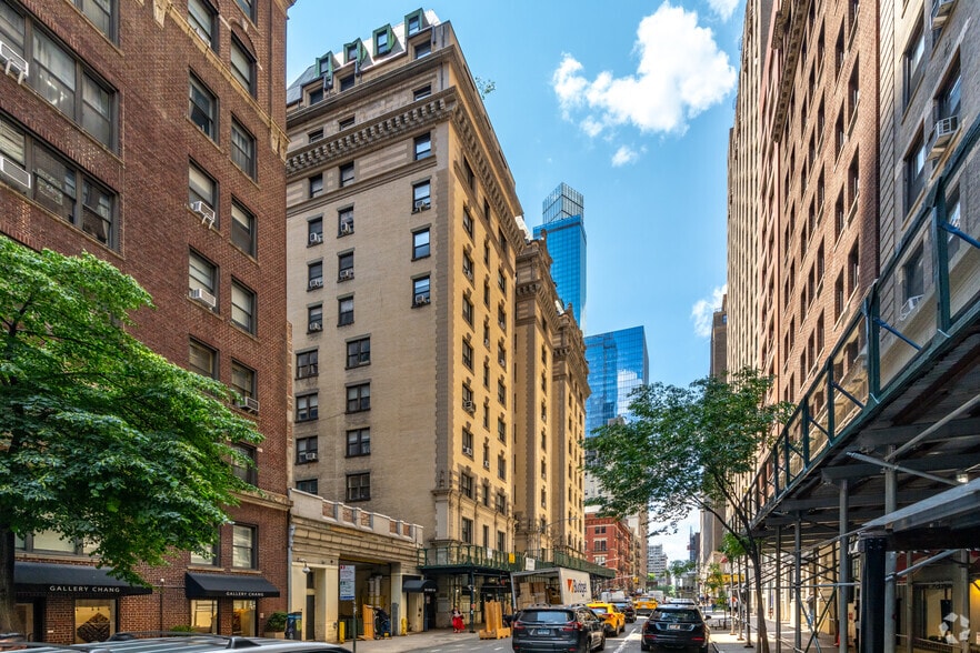 More Photos Of 853 Seventh Ave, New York Apartments For Lease