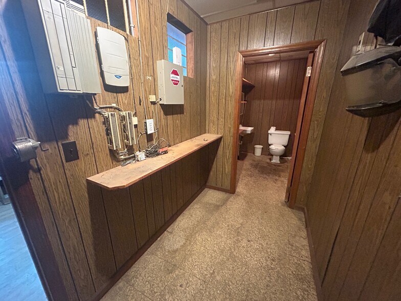 More Photos Of 4456 Rosemary St, Williston Office For Sale