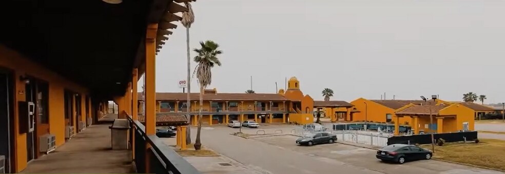More Photos Of 3334 S US Highway 77 Byp, Kingsville Hotel For Sale