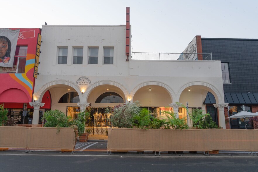 More Photos Of 62-66 Windward Ave, Venice Storefront Retail Office For Lease