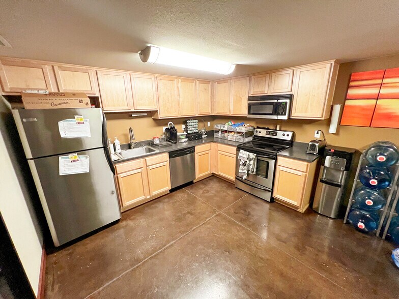 More Photos Of 3749 E Atlanta Ave, Phoenix Warehouse For Sale
