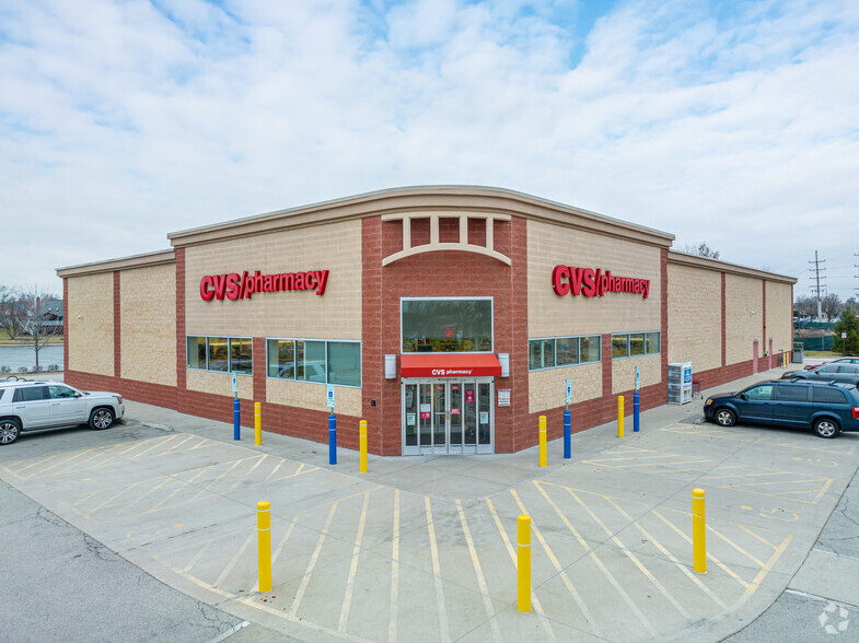 Primary Photo Of 2000 S Naperville Rd, Wheaton Drugstore For Sale