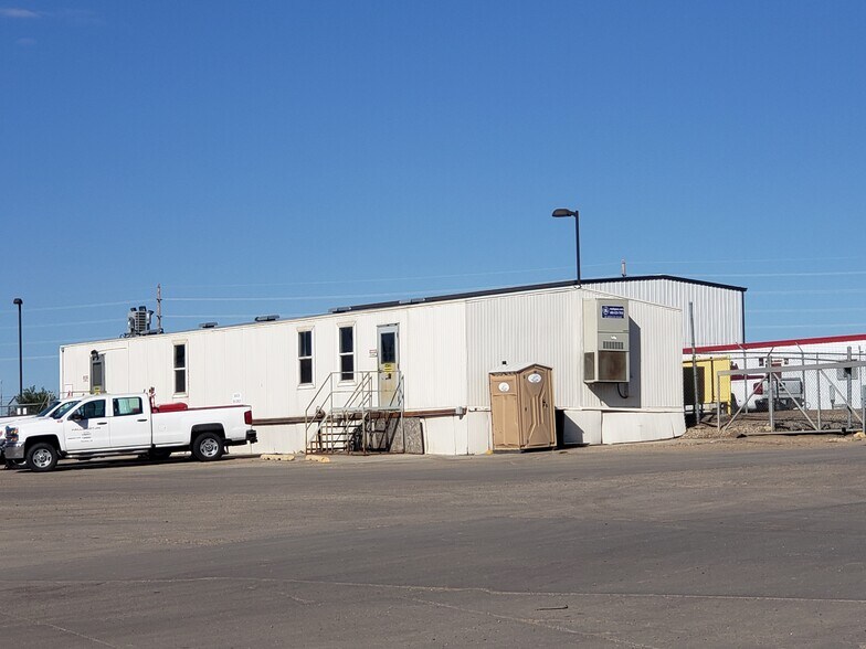 More Photos Of 420 Halliburton Dr, Williston Industrial For Lease