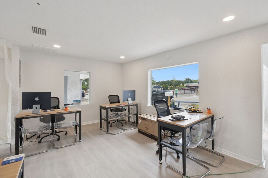 More Photos Of 690 N Semoran Blvd, Orlando Land For Lease