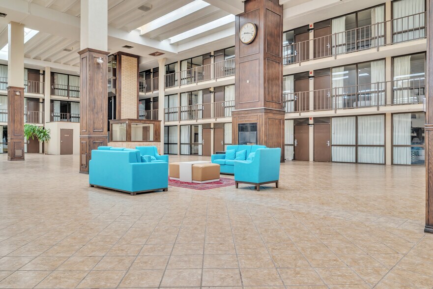 More Photos Of 5203 S 1st St, Abilene Hotel For Sale