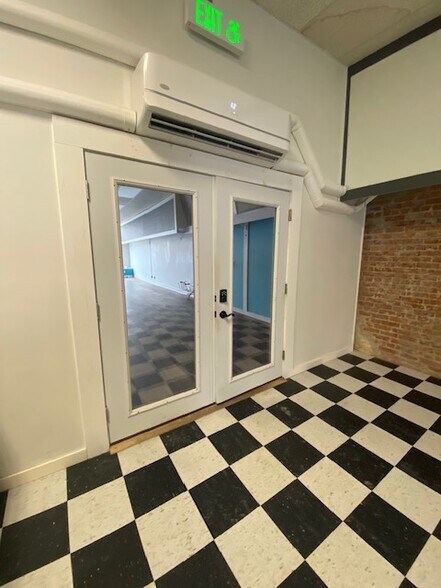 More Photos Of 23 Franklin St, Torrington Restaurant For Lease