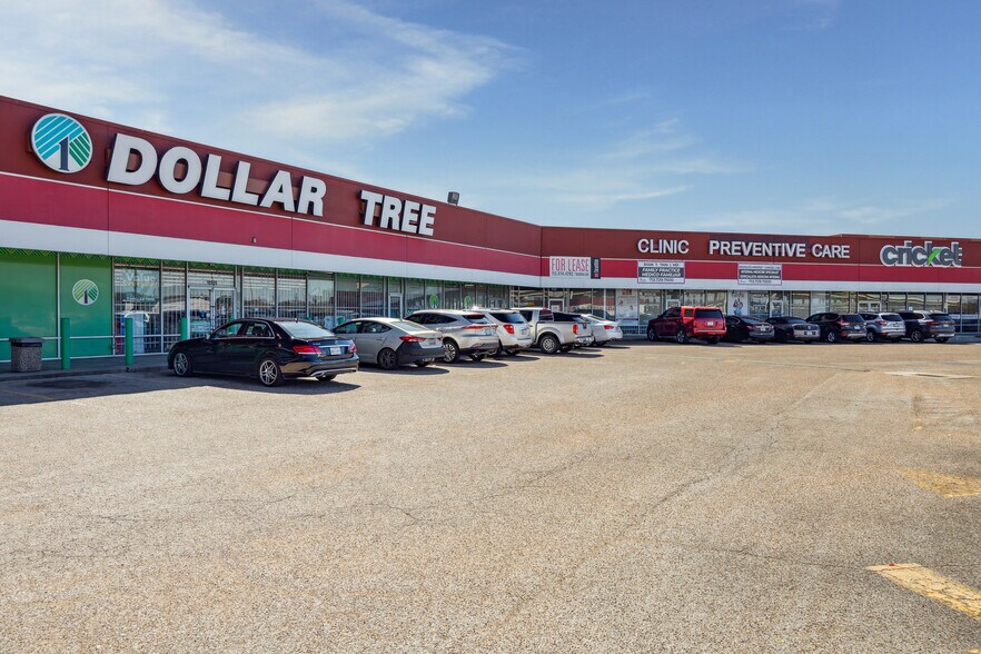 More Photos Of 12309-12367 S Main St, Houston Unknown For Lease