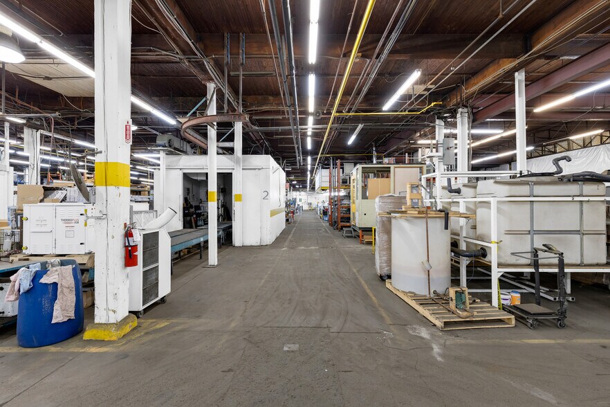 More Photos Of 262 Rue Scott, St-Jérôme Warehouse For Sale