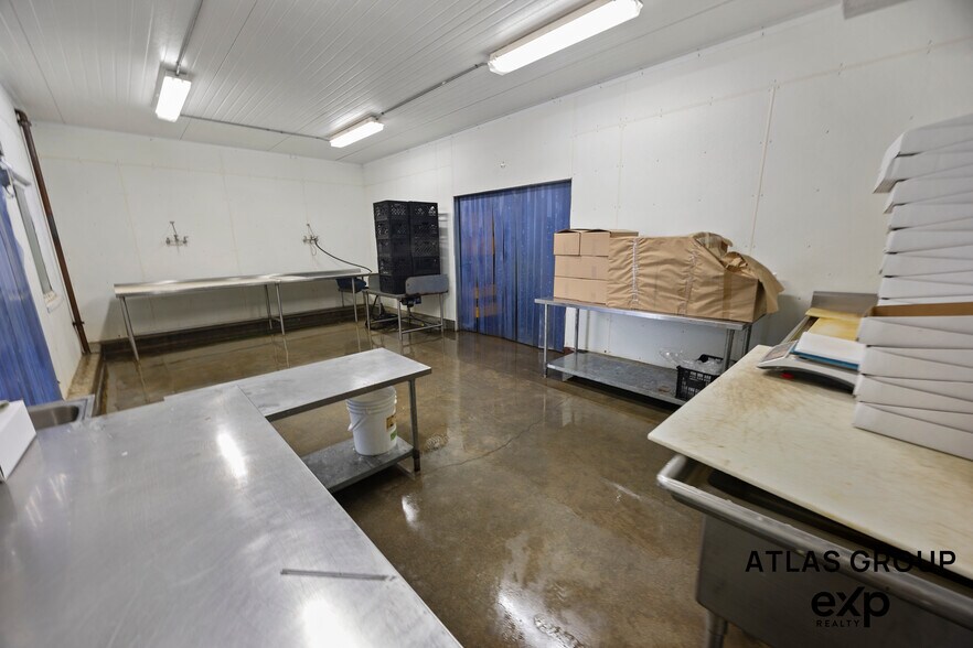 More Photos Of 534 Stanford, Los Angeles Warehouse For Sale