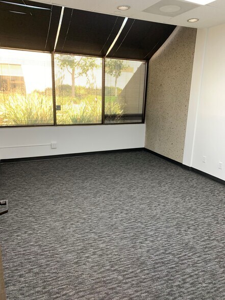 More Photos Of 6110-6130 Valley View Ave, Buena Park Unknown For Lease