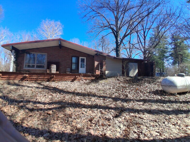 More Photos Of 2911 N Center St, Maryville Office For Sale