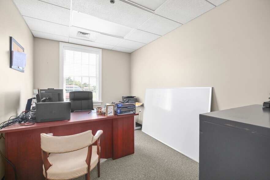 More Photos Of 3310 Shannon Park Dr, Fredericksburg Office For Sale