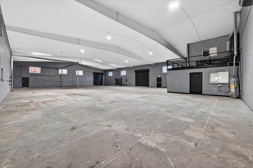 More Photos Of 749 N Plano St, Porterville Warehouse For Lease