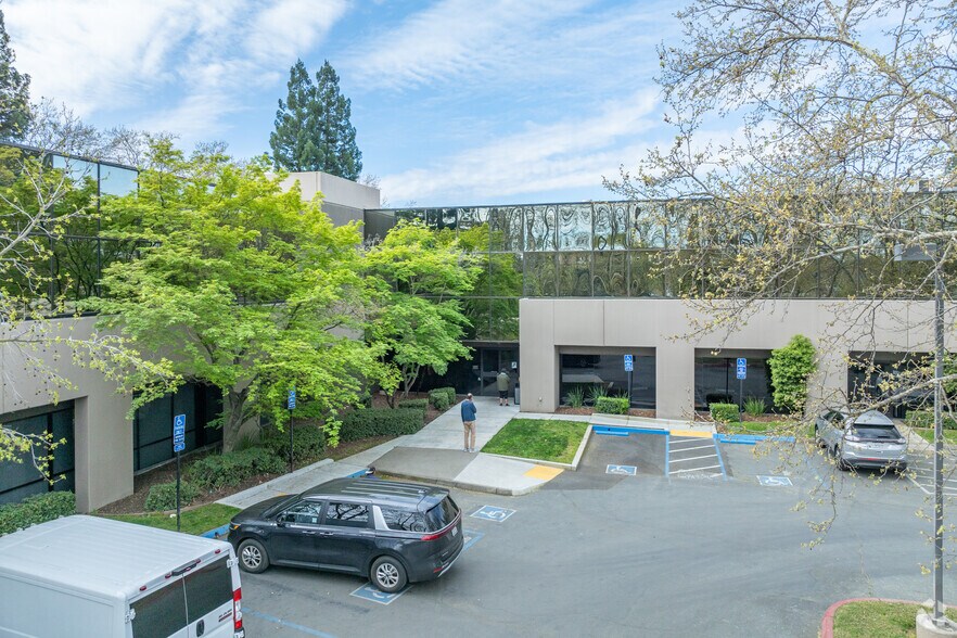 More Photos Of 9343 Tech Center Dr, Sacramento Office For Lease