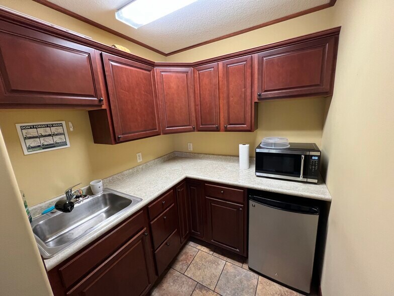 More Photos Of 104 Park Ave N, Park Rapids Medical For Sale