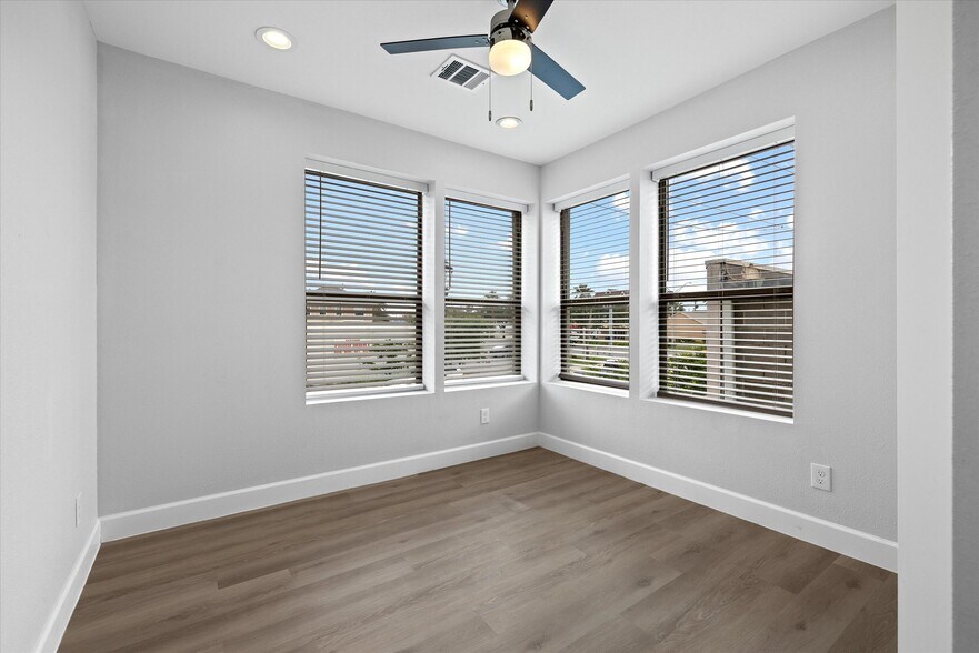 More Photos Of 1010 27th st, Galveston Apartments For Sale